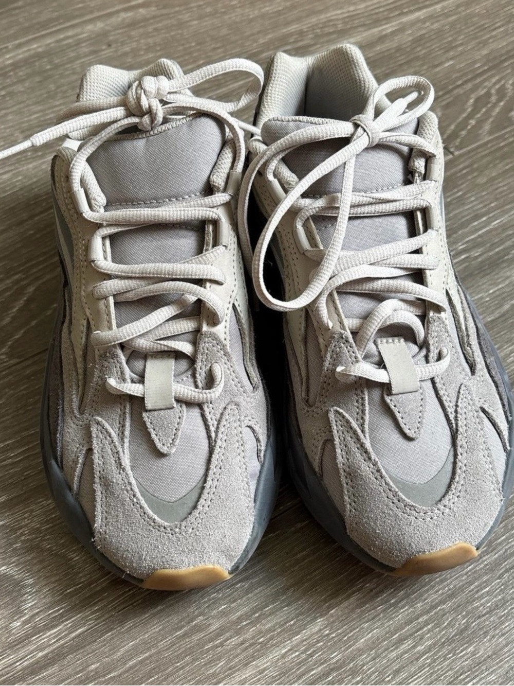 Yeezy - Picture 2 of 5